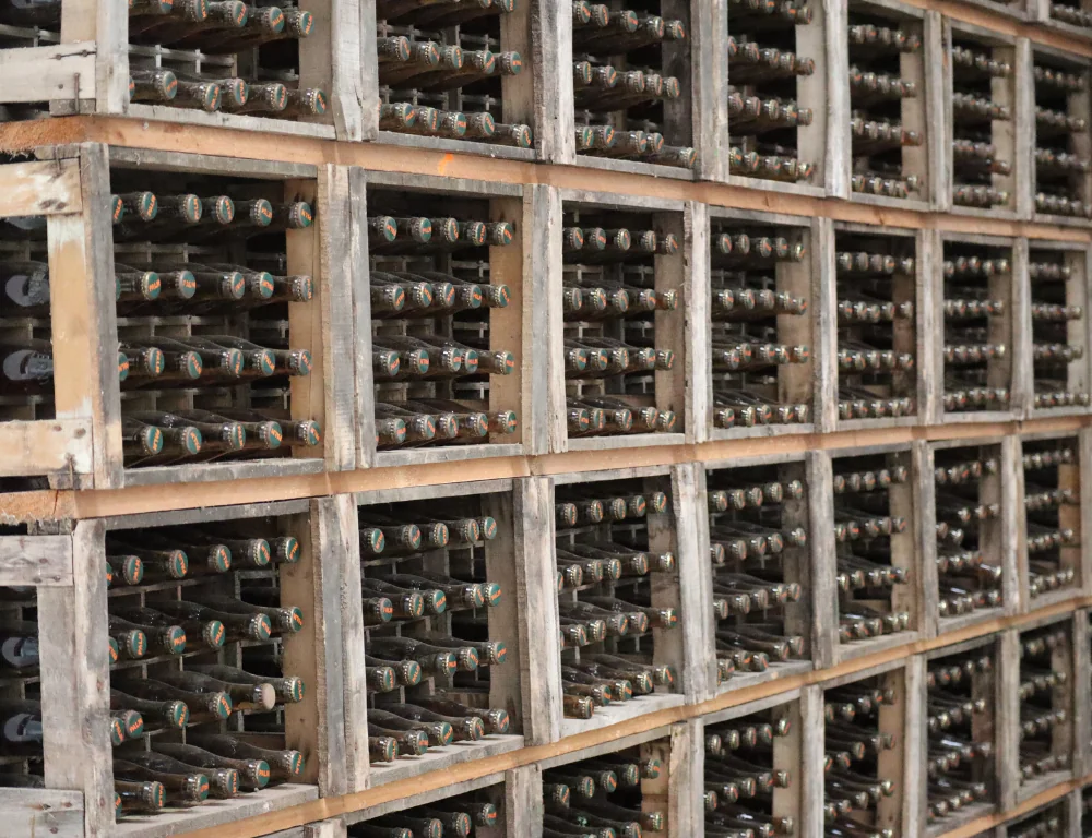 Air-Ride-glass-bottles-in-crates