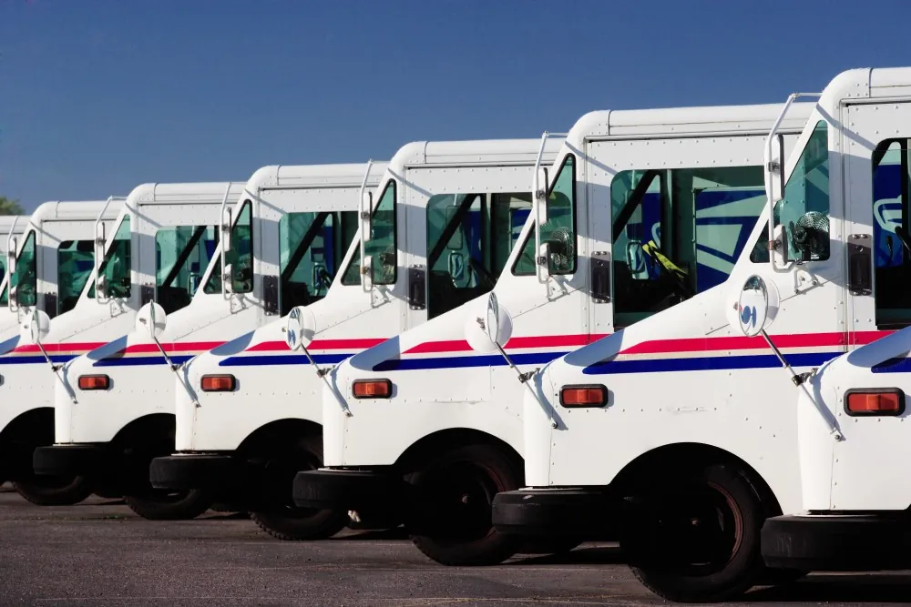 georgia-mail-line-of-postal-trucks
