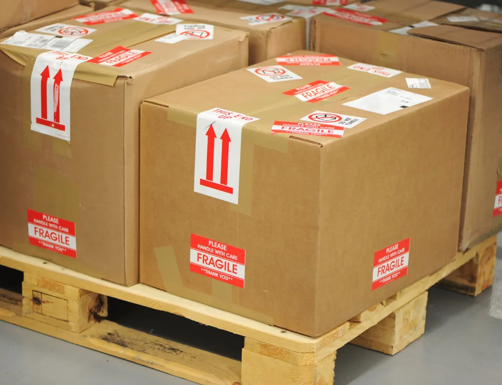 Shipping-Labels-boxes-of-fragile-items-on-pallet