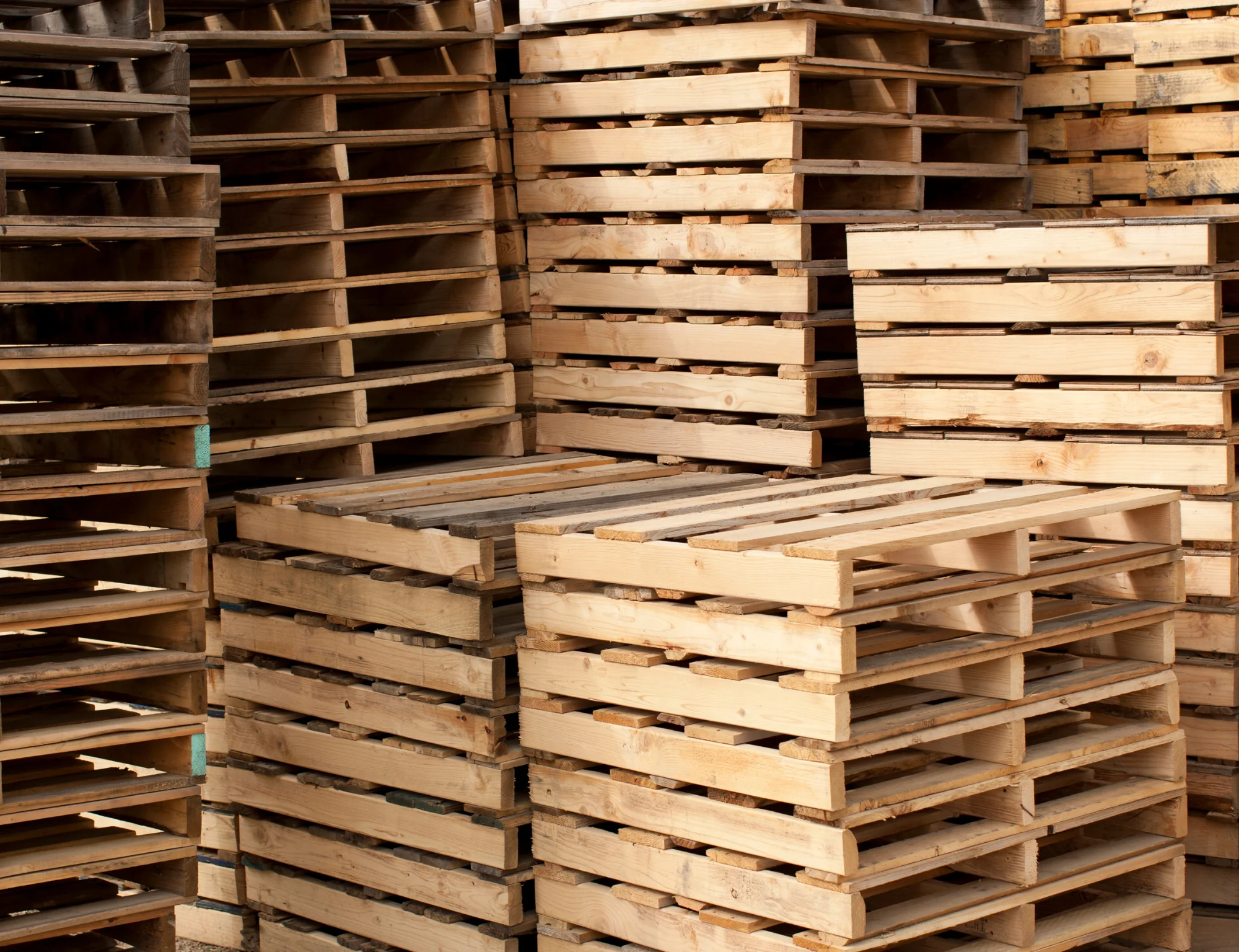 Where-To-Get-Free-Pallets-Stacks-Of-Pallets