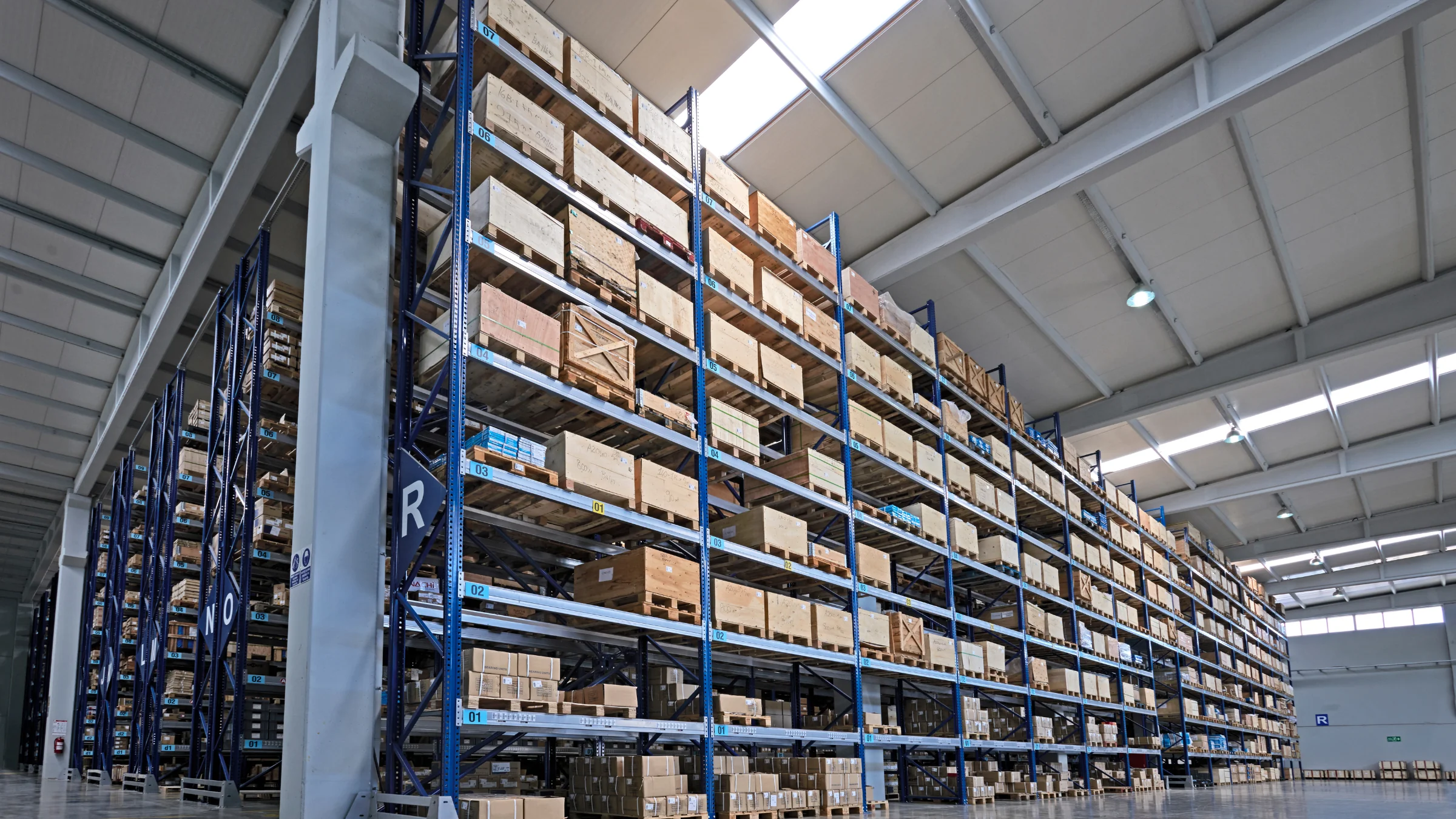 Freight Warehousing-shelves-of-freight-orders