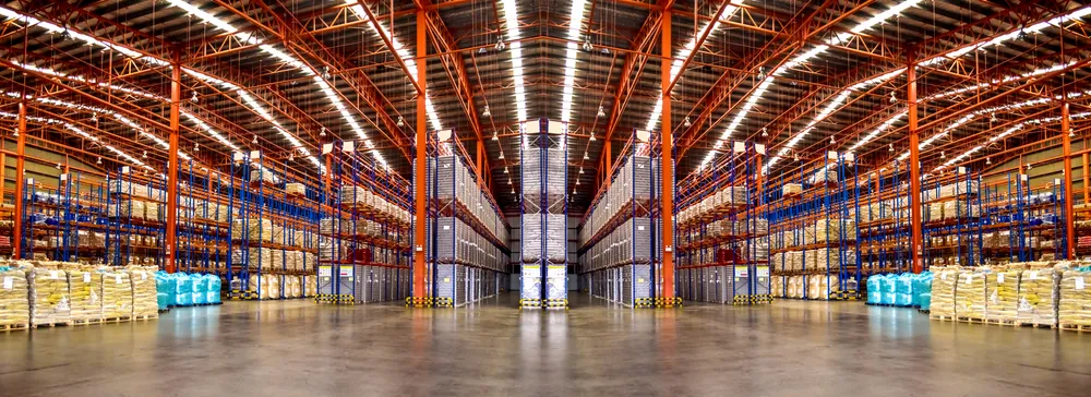 Freight-Warehousing-wide-shot-of-warehouse-exterior