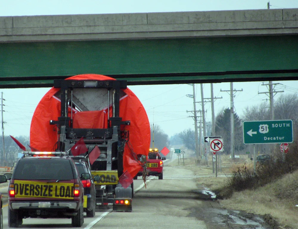 Oversized and Wide Loads-travel-escort-with-oversized-load