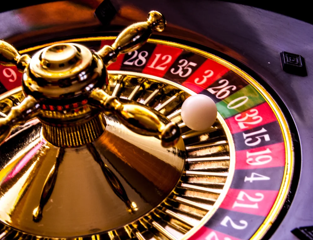 roulette game with game table