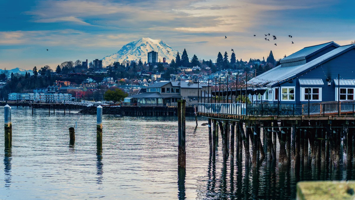 Tacoma Freight Shipping view of Tacoma homes on water with Mount Rainier in the background