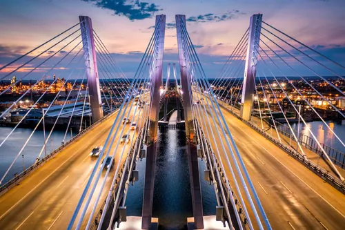 A night time shot of the Elizabeth bridge