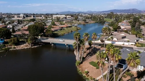 afternoon view of lake San Marcos in San Marcos California